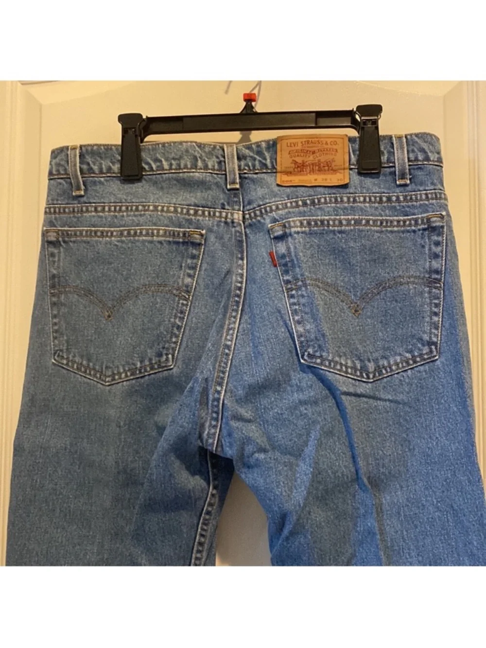 LEVI’S 505 38x30 Mens Denim Jeans Regular Fit Classic Straight Medium Wash $70